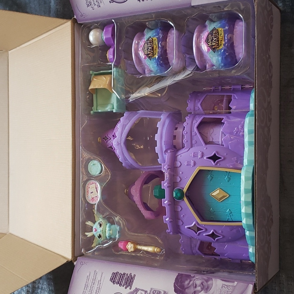 Magic Mixies Mixling Magic Castle playset
